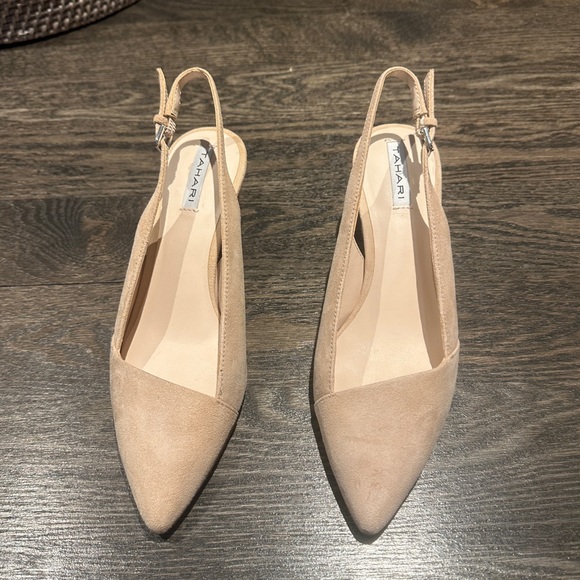 Tahari Beige or Nude Suede “Taron” Slingback Walkable Heel 6M - Picture 2 of 15